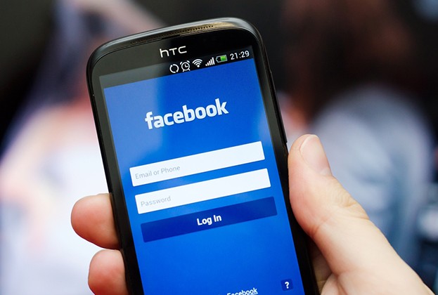 Injeção no Facebook conduz a um malware para móvel