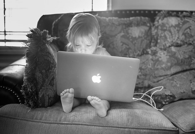 Kinder und das Internet – worauf Eltern achten sollten