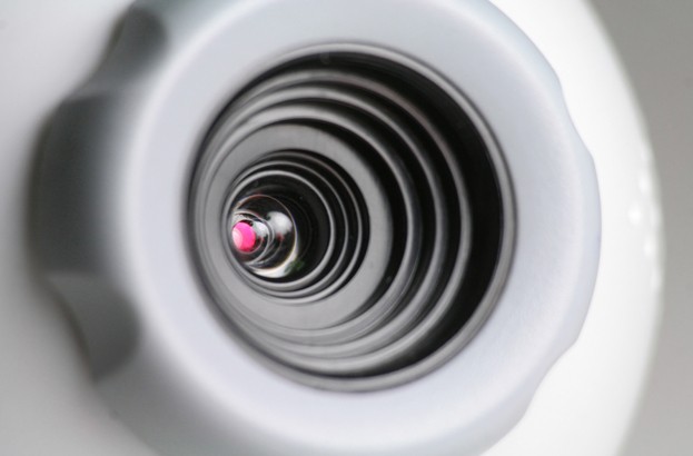 ¿Cómo proteges tu cámara web? Sobre cubrirla o no con cinta