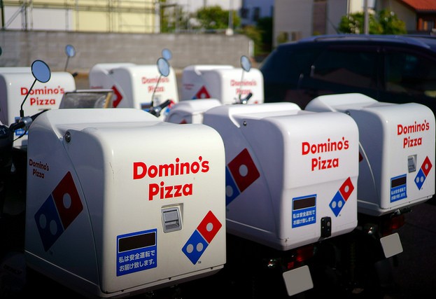 Domino’s corrige un bug que entregaba pizza gratis a domicilio