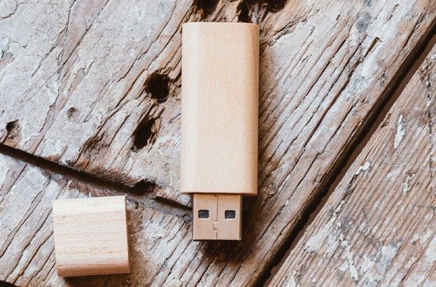 É possível minimizar a falta de segurança em unidades USB?