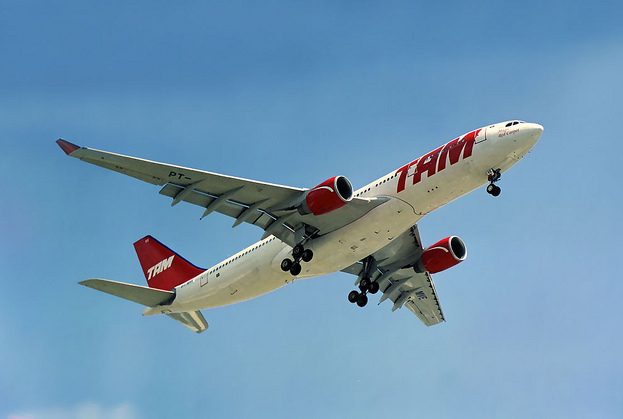 Nueva estafa aérea promete falsos vuelos gratuitos de TAM