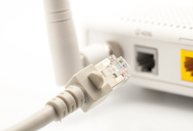 compensar multa femenino WiFi o cable de red: ¿cuál es más rápida y más segura? | WeLiveSecurity