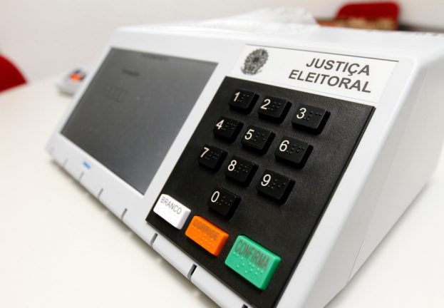 La seguridad en torno a las urnas electrónicas: un debate que sigue vigente en Brasil