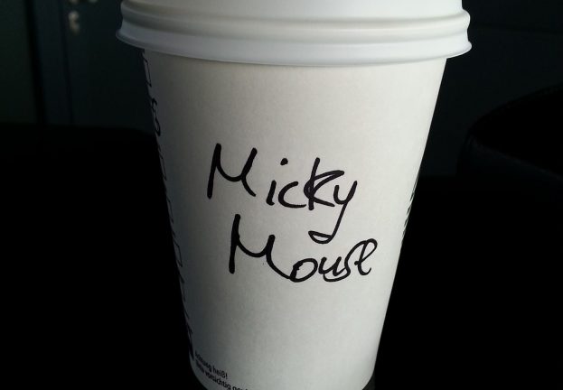 Pourquoi devriez‑vous opter pour un pseudonyme chez Starbucks?