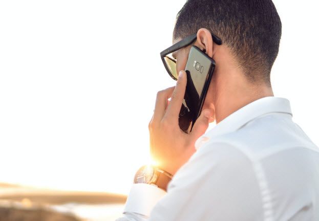 Recurso de chamadas verificadas no Google ajuda a combater golpes por telefone