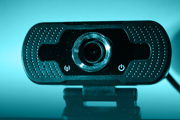 Cómo saber si alguien puede estar espiándote a través de tu cámara web